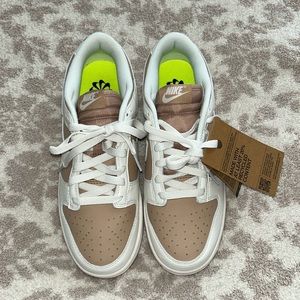 New with tags Nike Low dunk- color hemp/sail